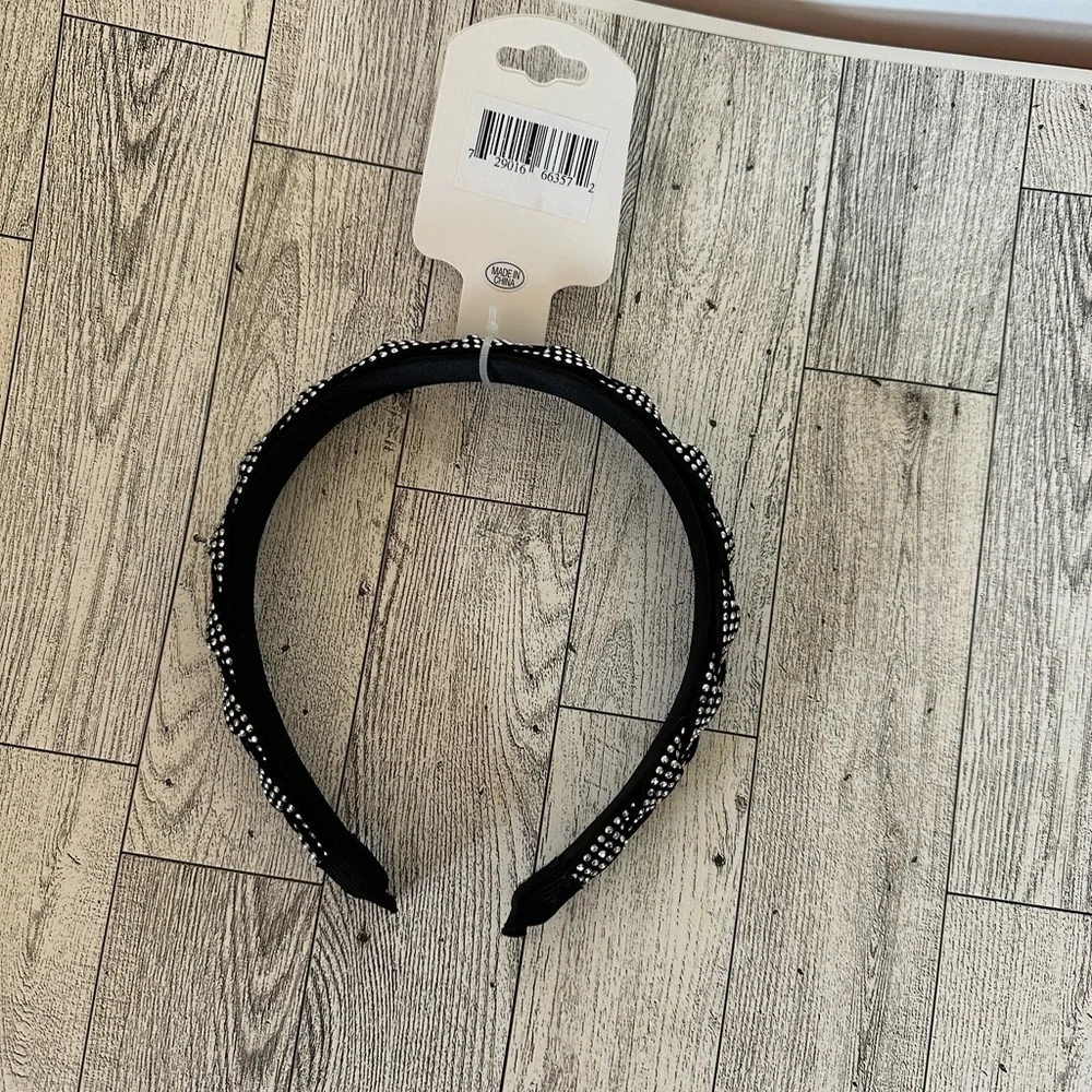 🌵3/$15 Nicole Miller black and silver bling headband (see description)